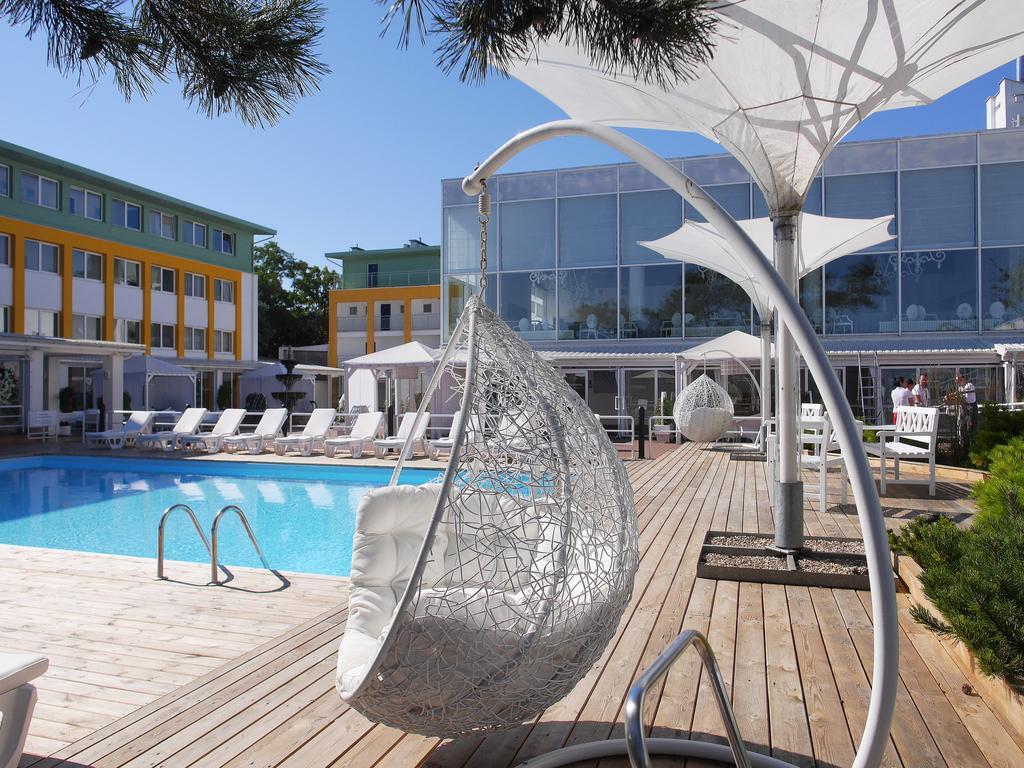 יוראטה Hotel Bryza Resort & Spa מראה חיצוני תמונה