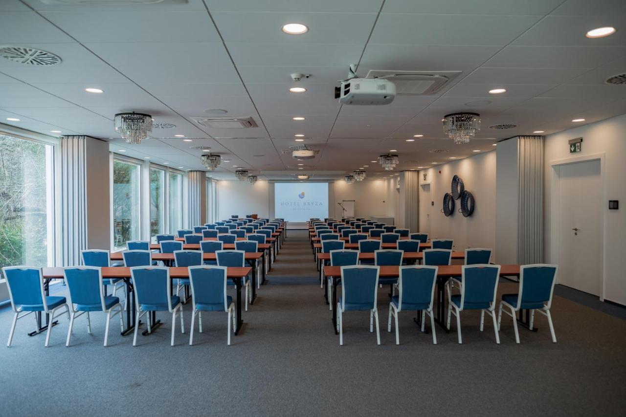 יוראטה Hotel Bryza Resort & Spa מראה חיצוני תמונה